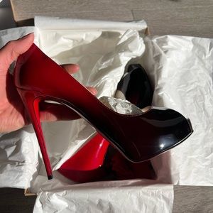 New Very Privé Christian Louboutins